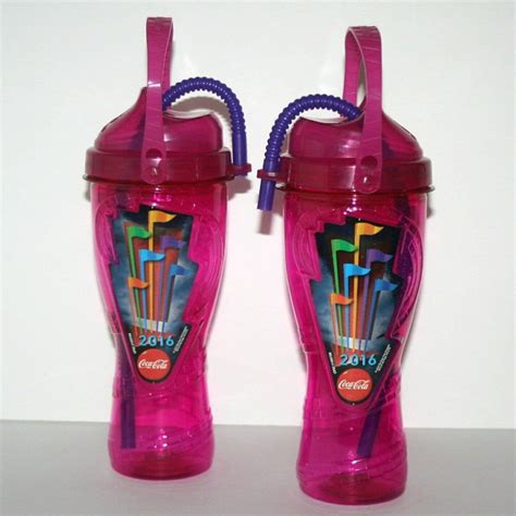Stay Cool and Hydrated with Siz Flags Magic Mountain Water Bottles